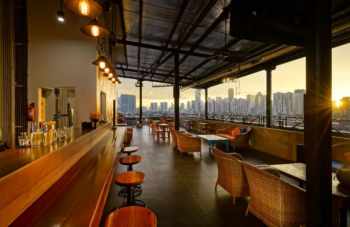 spot sunset di jakarta Peron SkyCafe