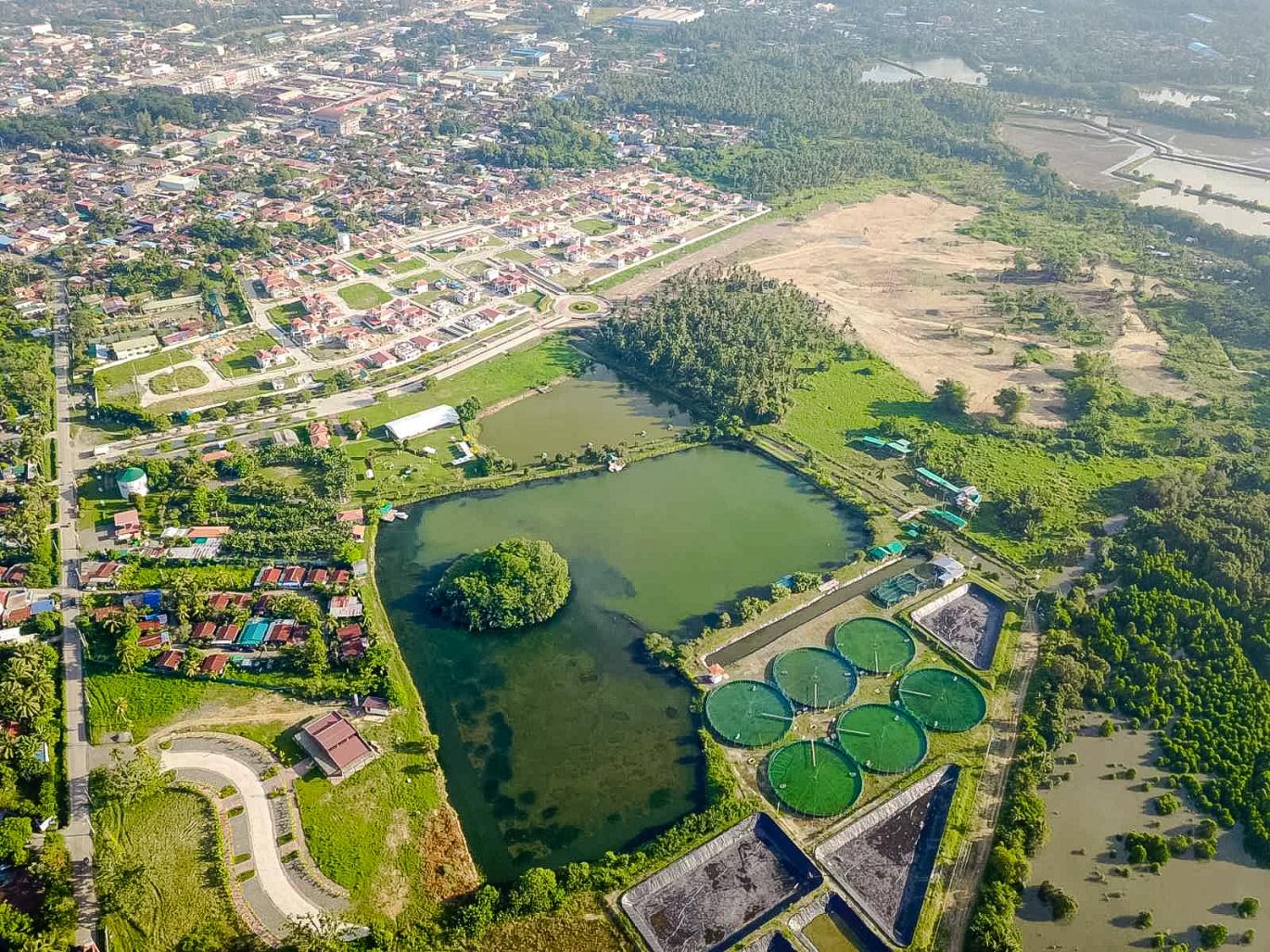 A aerial view of a cityDescription automatically generated