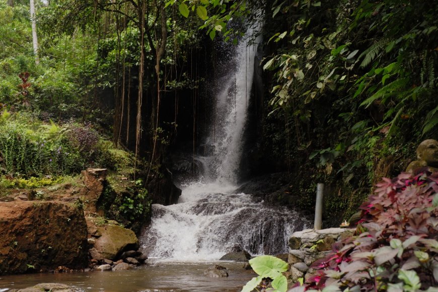 Kanto Lampo Waterfall