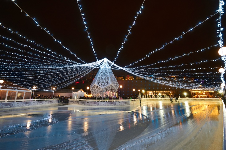 “Кришталева ковзанка” біля River Mall