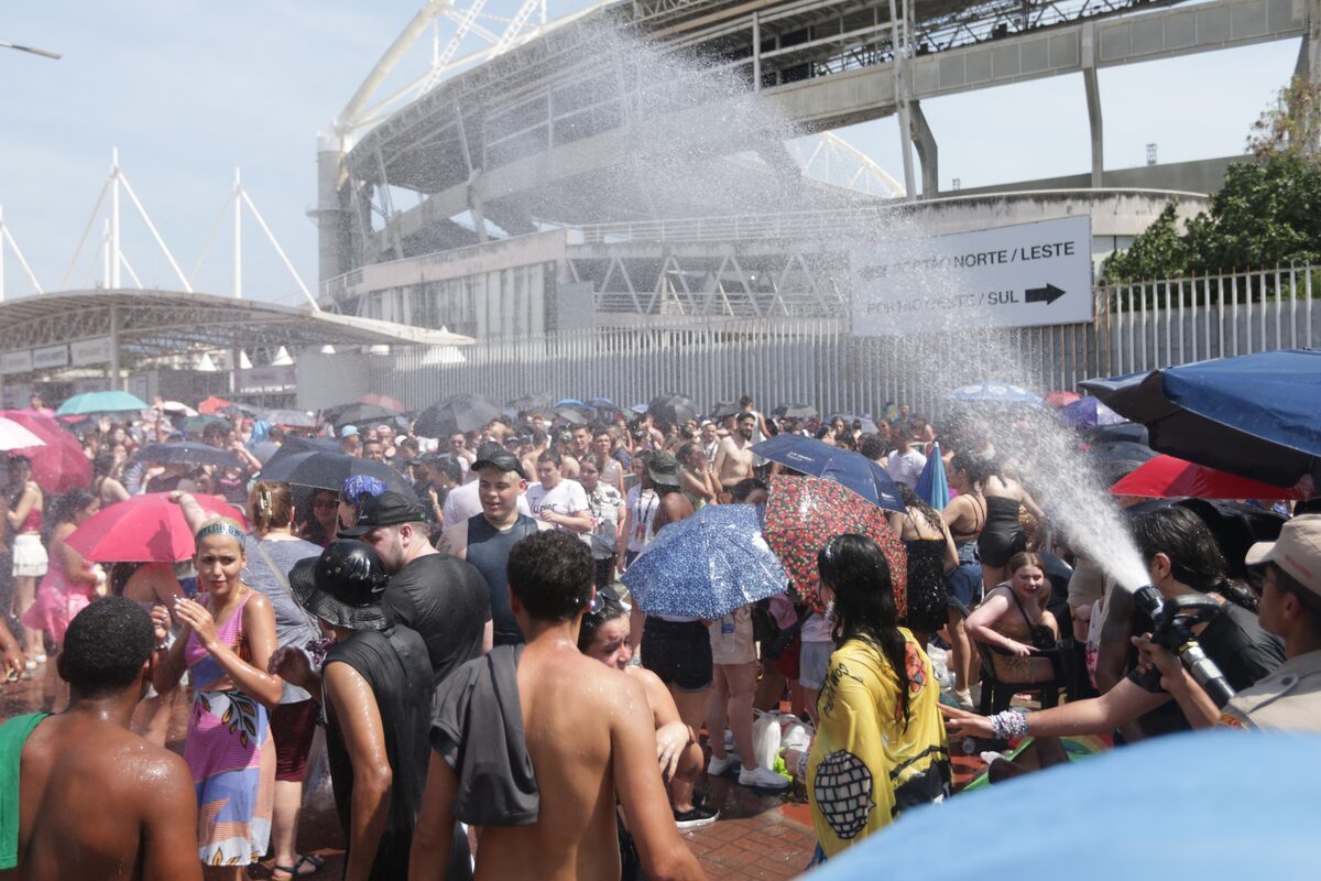 Imagem de conteúdo da notícia "Água Grátis em Shows? Governo Planeja Medida Permanente Após Tragédia no Rio" #1