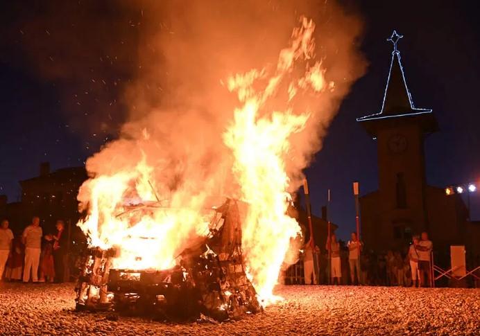 Photo of boat burned in honor of sailors and the sea for the party 