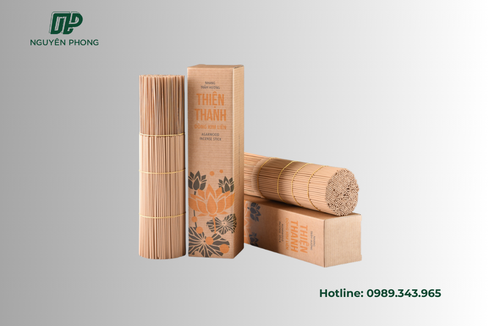 Hộp giấy đựng nhang thường được làm từ giấy carton, giấy kraft hoặc giấy mỹ thuật, đảm bảo độ bền và thẩm mỹ cao