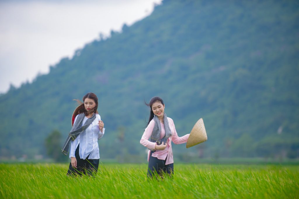 Aó bà ba đậm chất quê