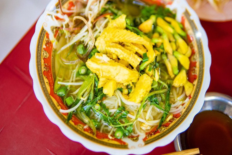 Long Xuyen Fish Noodles originated in Cambodia. Source: MIA.vn 