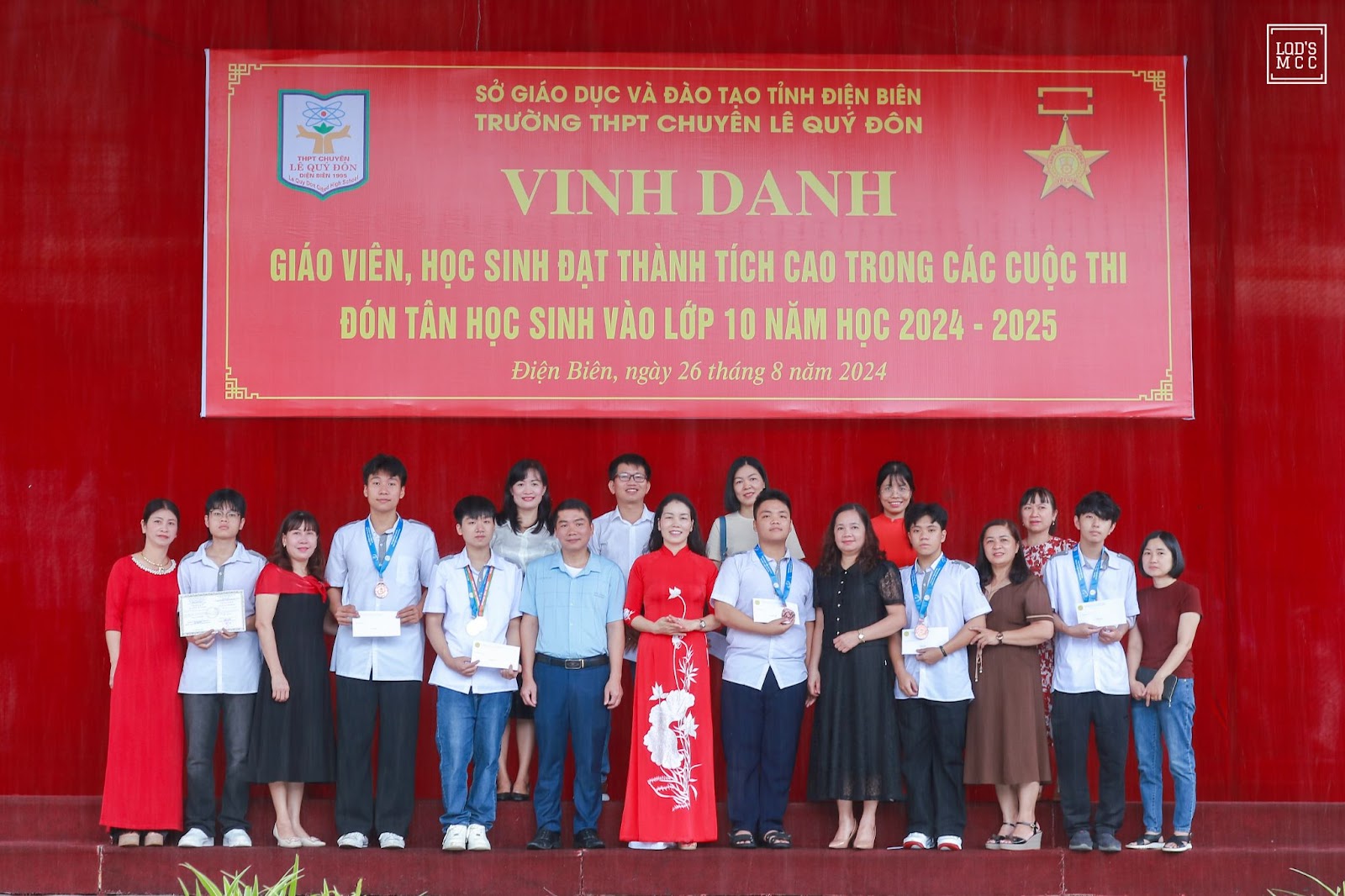 CHƯƠNG TRÌNH VINH DANH GIÁO VIÊN, HỌC SINH ĐẠT THÀNH TÍCH CAO TRONG CÁC CUỘC THI VÀ ĐÓN TÂN HỌC SINH LỚP 10 NĂM HỌC 2024-2025