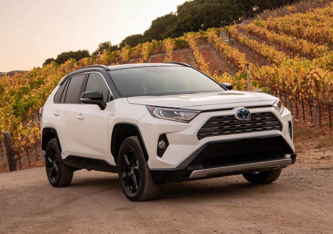 The panoramic sunroofs of 2021 Toyota RAV4 vehicles suffer from repeated cracks and shattering, leading to a class-action lawsuit against the company. 
