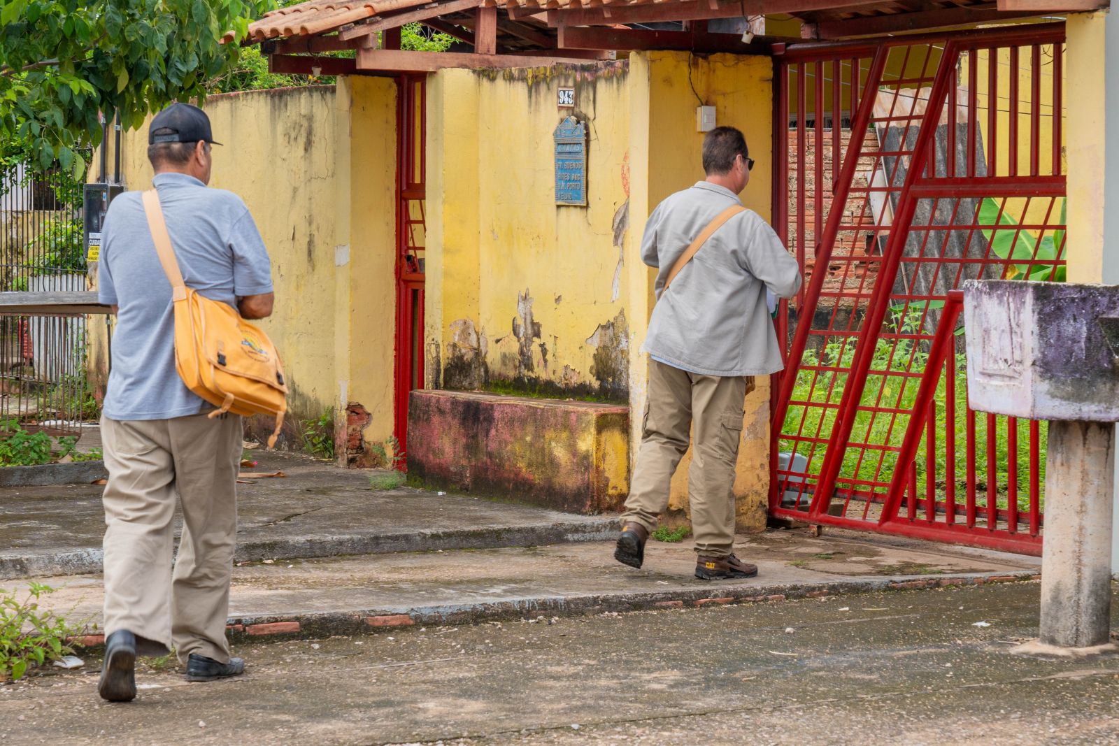 É necessário que os cidadãos façam a sua parte, recebendo os agentes de endemias em suas residências