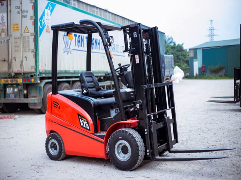 3 dòng xe nâng điện có lượt mua cao trên thị trường 3 dòng xe nâng điện có lượt mua cao trên thị trường