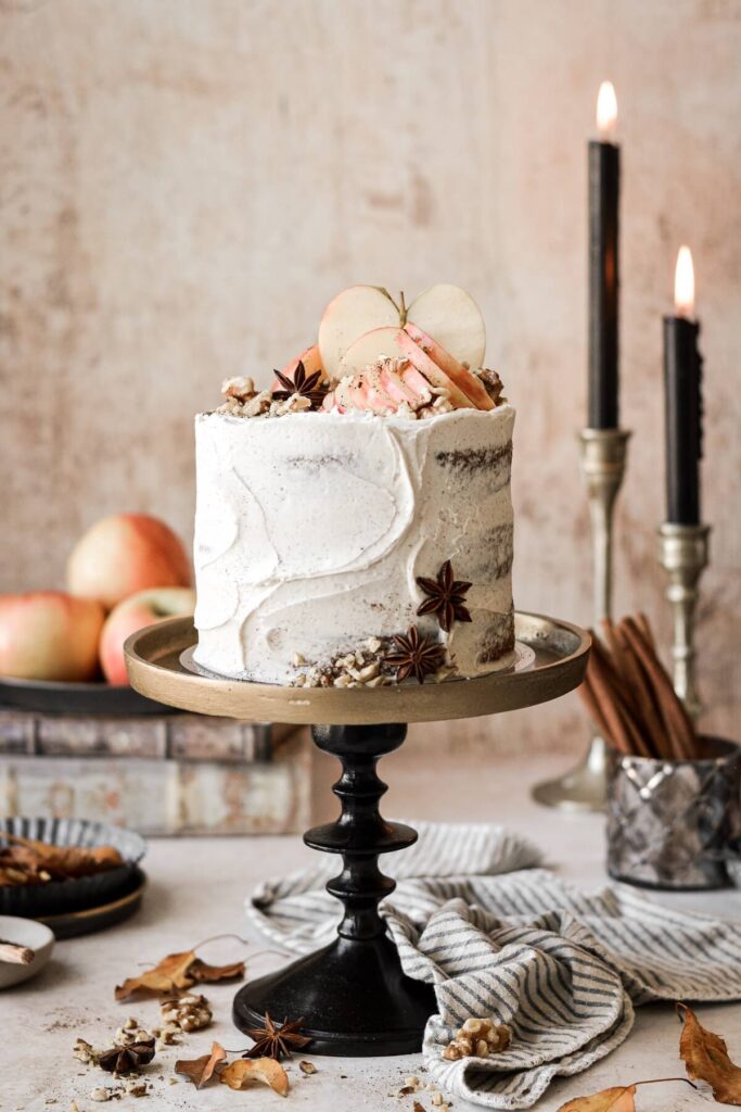 43 Dazzling Christmas Cake Ideas That'll Steal The Show