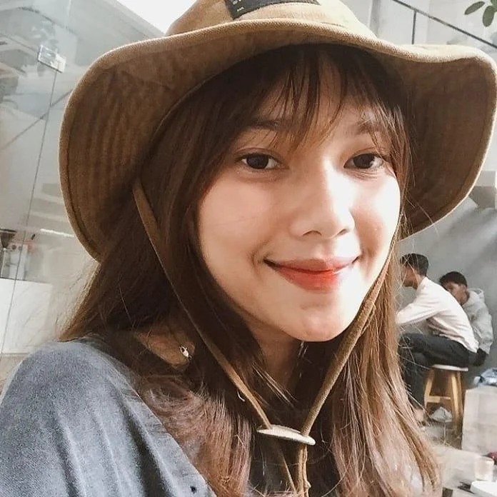 Cewek Indo Berlesung Pipi yang Menggemaskan, cewek berlesung pipi, gadis cantik, wanita indo