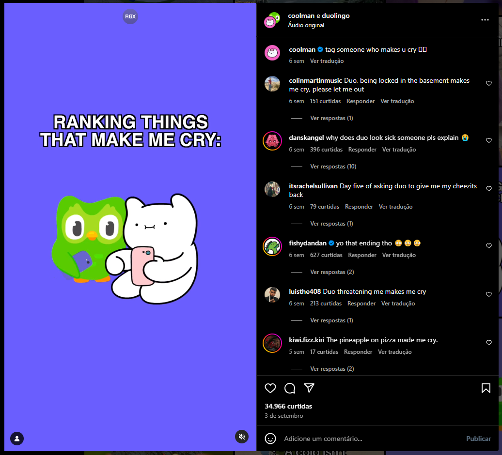 Avatar Duo, da Duolingo, interagindo com Coolman, personagem popular nas redes sociais.