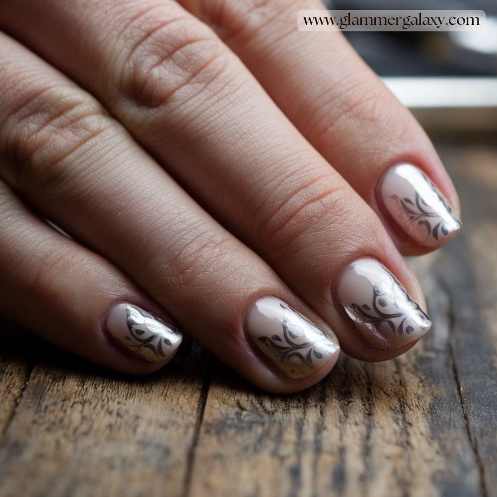 Hot summer nails having Metallic + cream