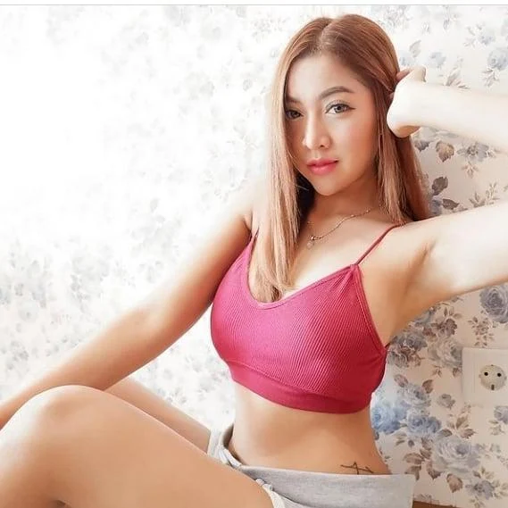 Cewek Menggemaskan dengan Tatapan Penuh Harapan, cewek menggemaskan, tatapan polos, gadis imut