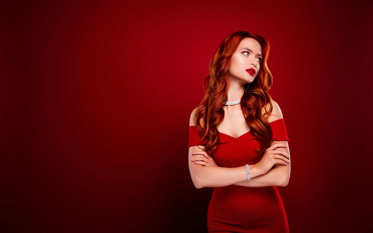4. Accesorii și machiaj pentru completarea unei ținute glamour