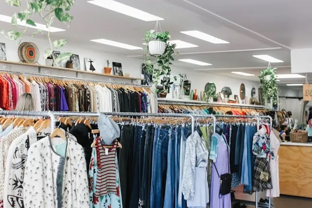 Tips Jualan Baju Bekas Import untuk Thrift Shop