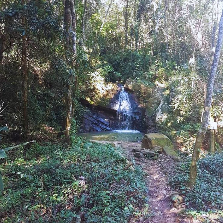 Foto de uma cachoeira no final da trilha