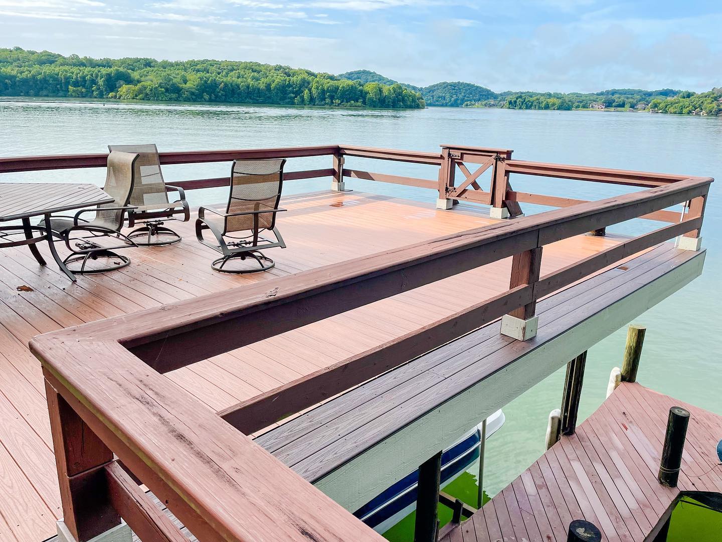 private deck_Preferred Construction