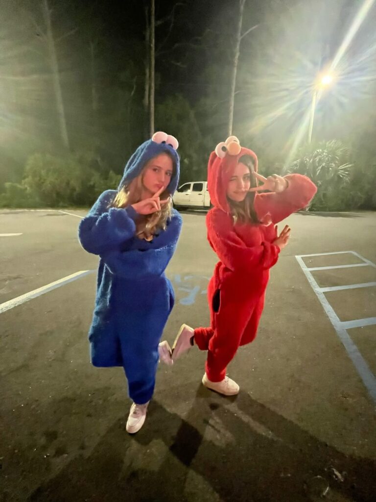 MATCHING HALLOWEEN COSTUMES