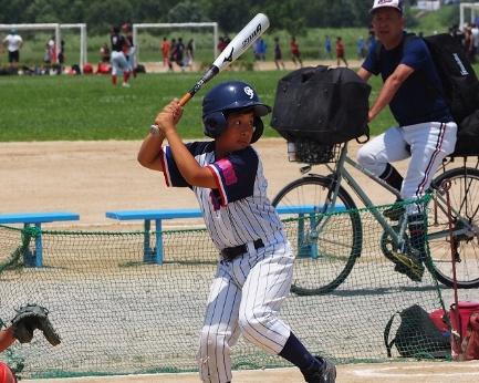 野球選手がバットを構えている少年

AI 生成コンテンツは誤りを含む可能性があります。