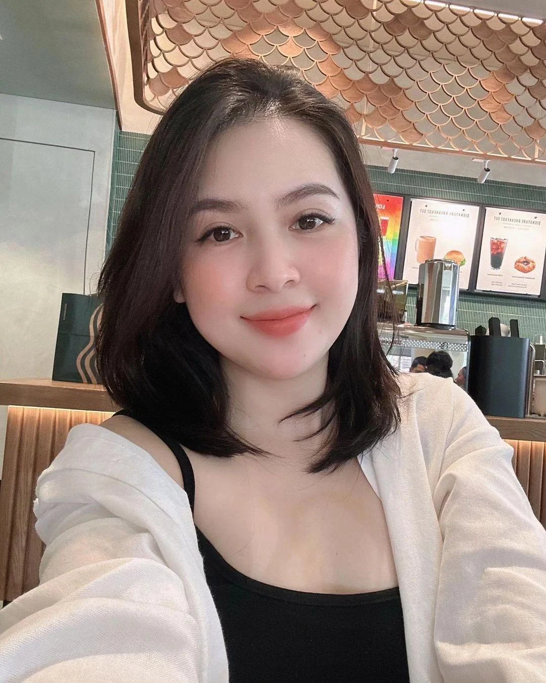 Wanita Seksi yang Membuat Dunia Berputar, wanita seksi, dunia berputar, cewek menggoda