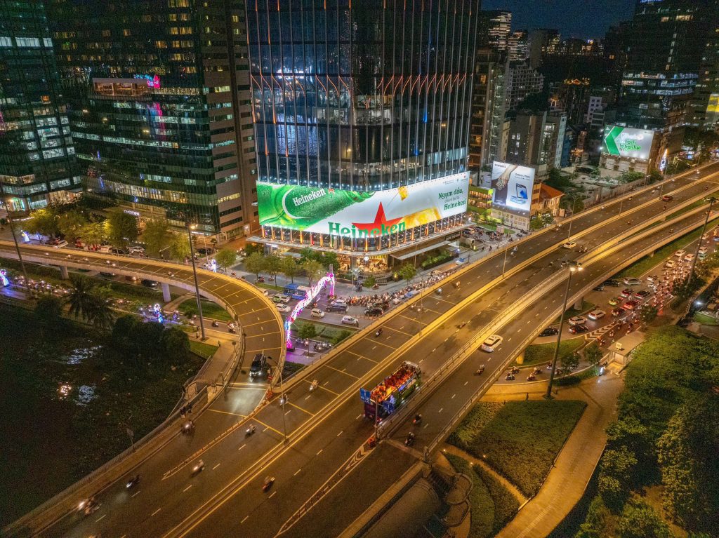 Pano quảng cáo ngoài trời của VINAMA