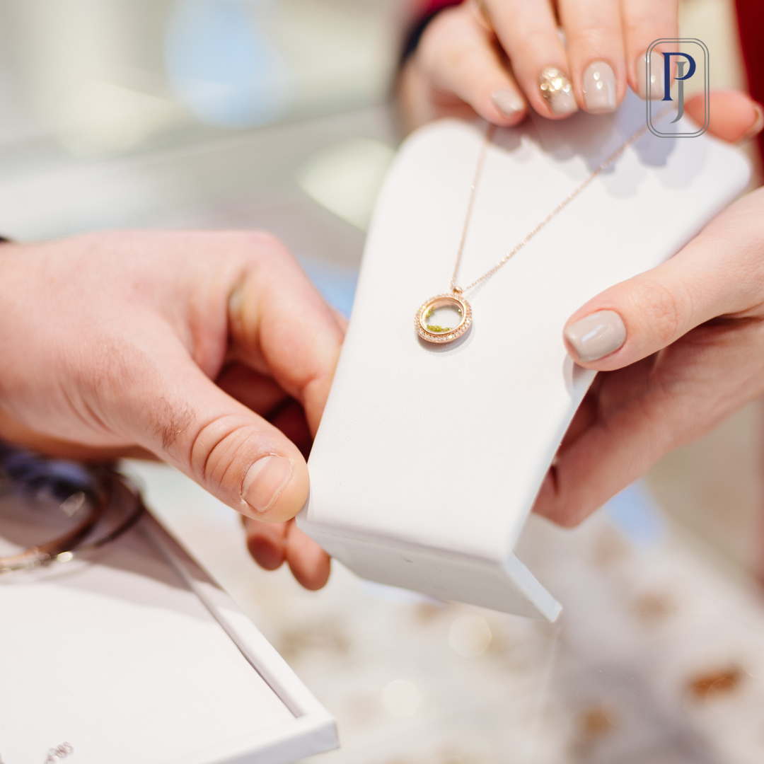 Fancy jewelry rose gold pendant made for Genz and Millennial in India.