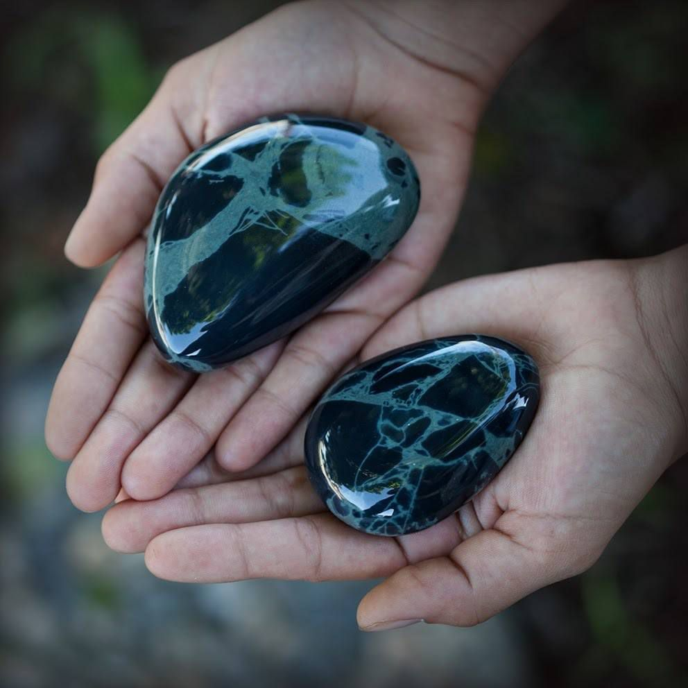 Bề mặt của Obsidian rất bóng