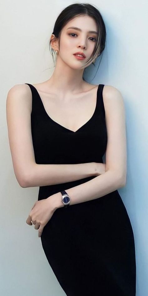 A picture Han So Hee on a black gown 