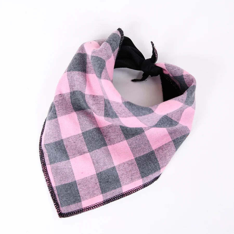 A pink and black bandana

AI-generated content may be incorrect.