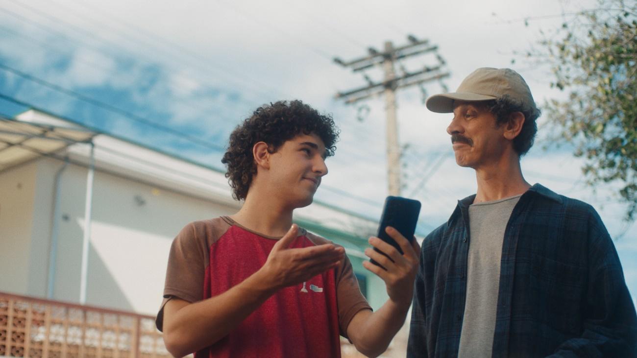 Homem falando ao celular

O conteúdo gerado por IA pode estar incorreto.