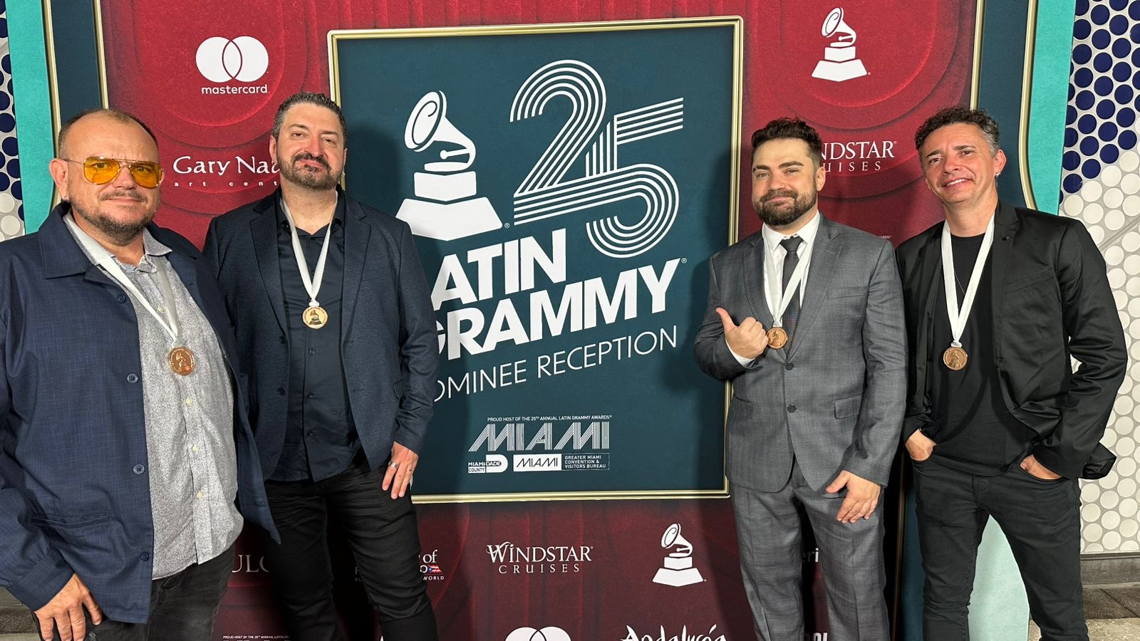 Indicados ao Latin Grammy" pelo "Melhor Álbum de Música Cristã”, Rosa de Saron se prepara para premiação