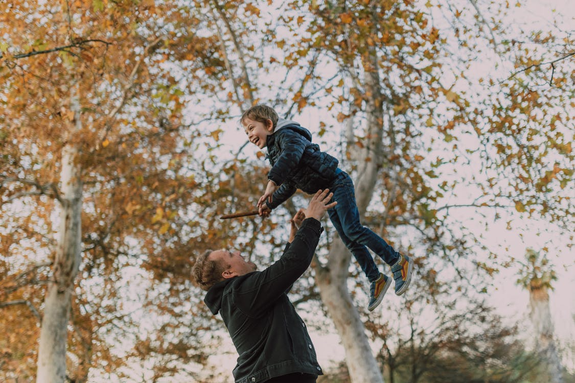 Single Dad Involves Kids