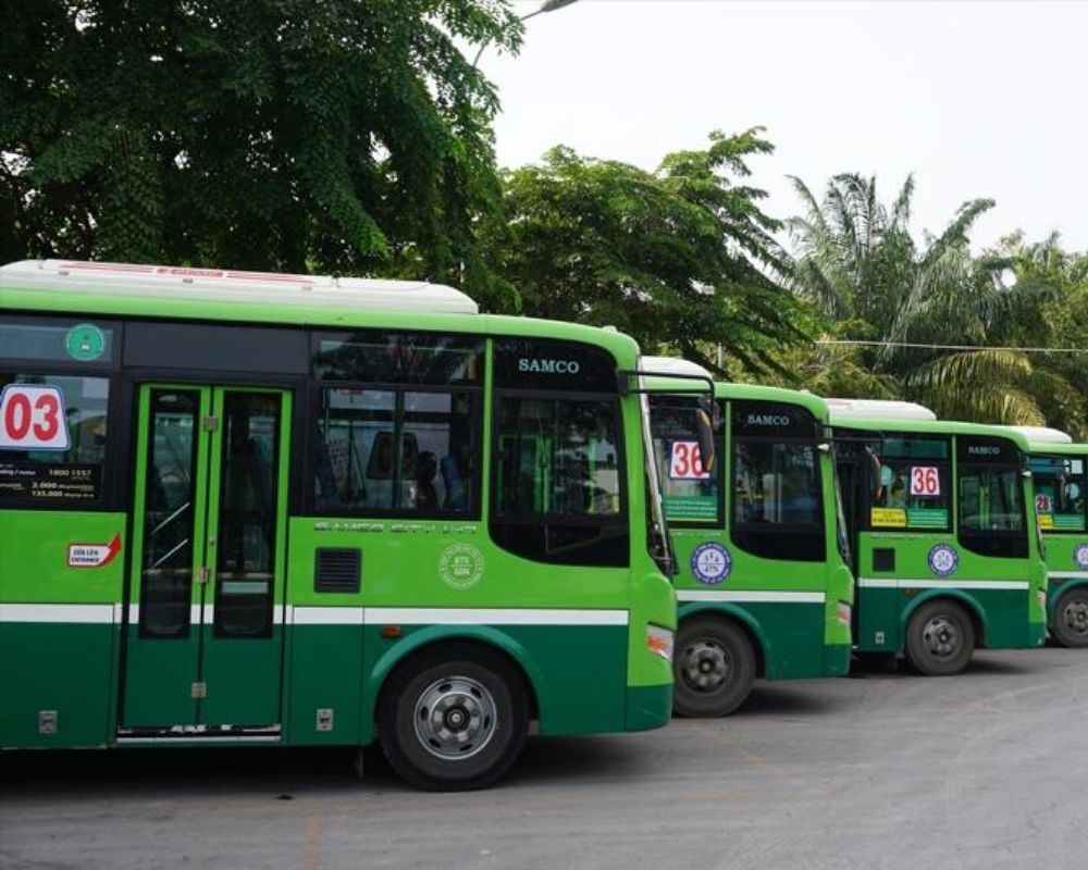 Bạn có thể lên chuyến xe bus số 9 để đi thăm Chùa Pháp Thành nhé (Ảnh: Sưu tầm internet)