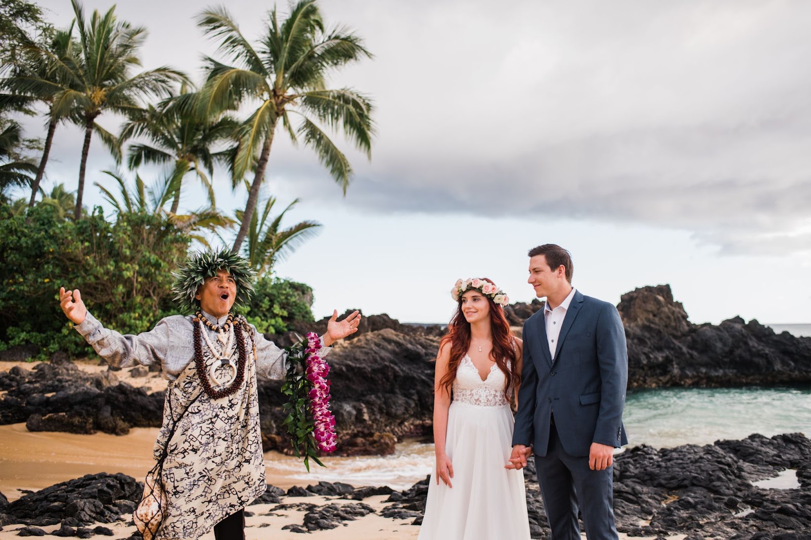 Elopement ceremony Simply Eloped coordinated in Hawaii