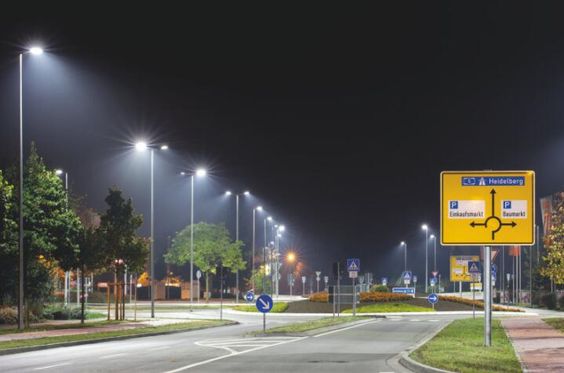 Farolas solares híbridas