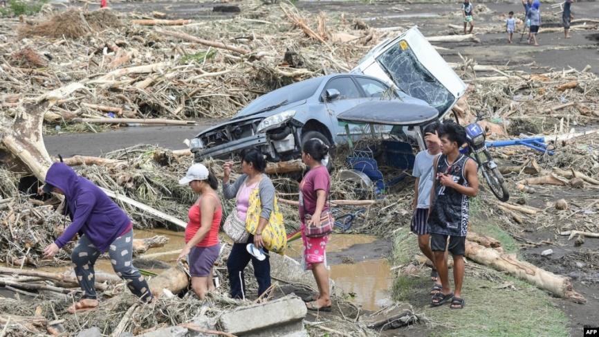 Bão Trami gây ra nhiều thiệt hại ở Laurel, tỉnh Batangas, phía nam Manila hôm 25/10/2024 (Photo: Ted ALJIBE / AFP). 