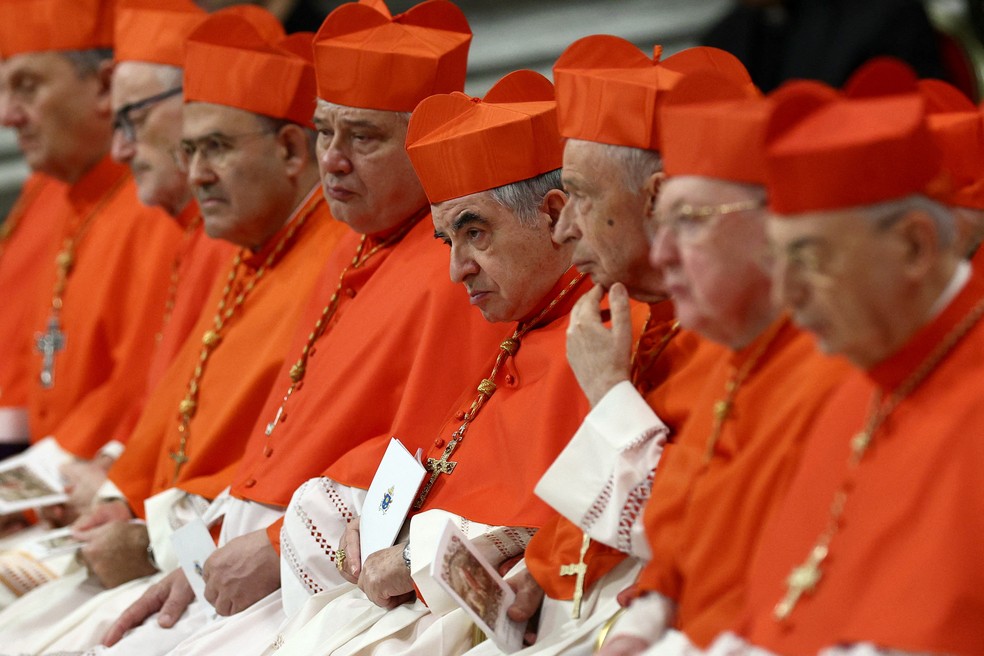 Novos cardeais participam de cerimnia na Baslica de So Pedro, no Vaticano, no dia 7 de dezembro de 2024  Foto: Guglielmo Mangiapane/Reuters