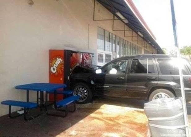 A car parked outside a building

AI-generated content may be incorrect.