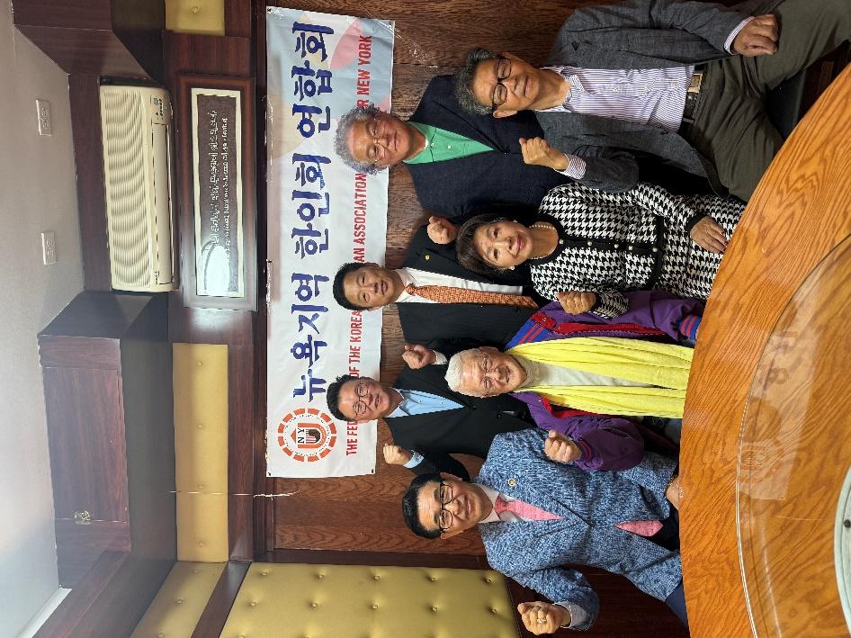 A group of people posing for a photo

AI-generated content may be incorrect.