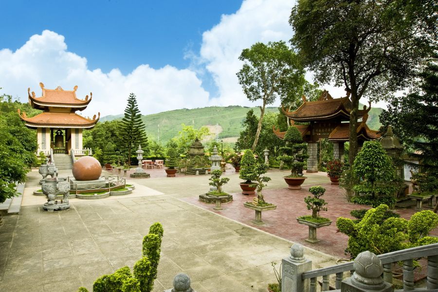 Truc Lam Yen Tu Zen Monastery was built to honor and maintain the Zen spirit of King Tran Nhan Tong.