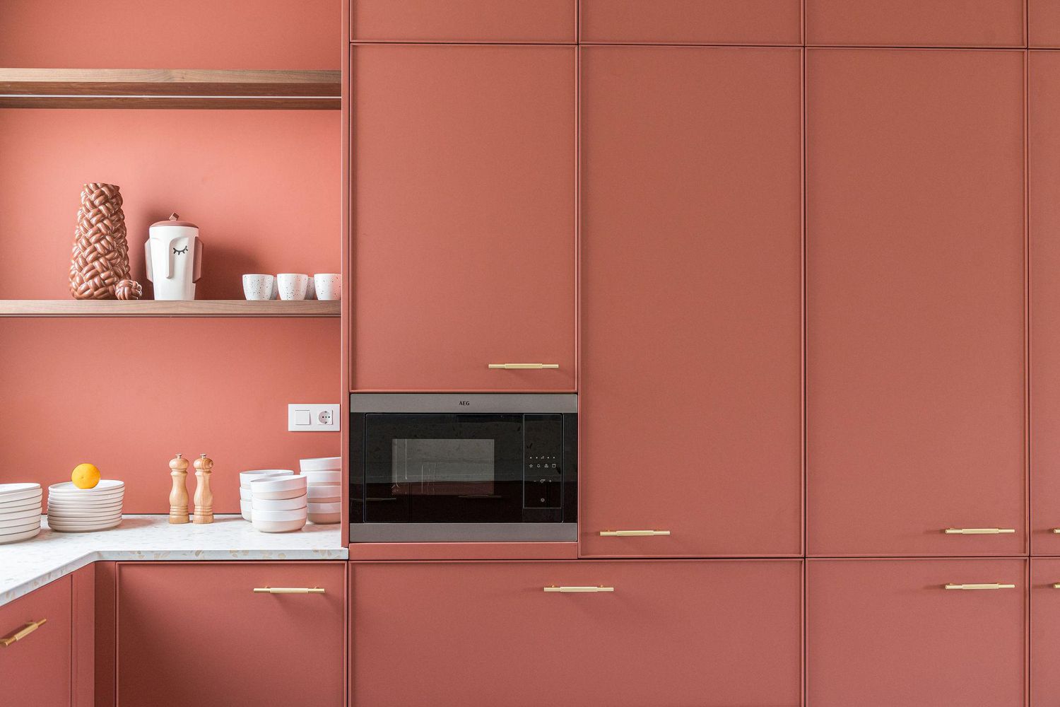 37 Kitchen Cabinet Colors That Won't Get Old