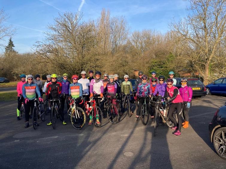 A group of people on bicycles

AI-generated content may be incorrect.