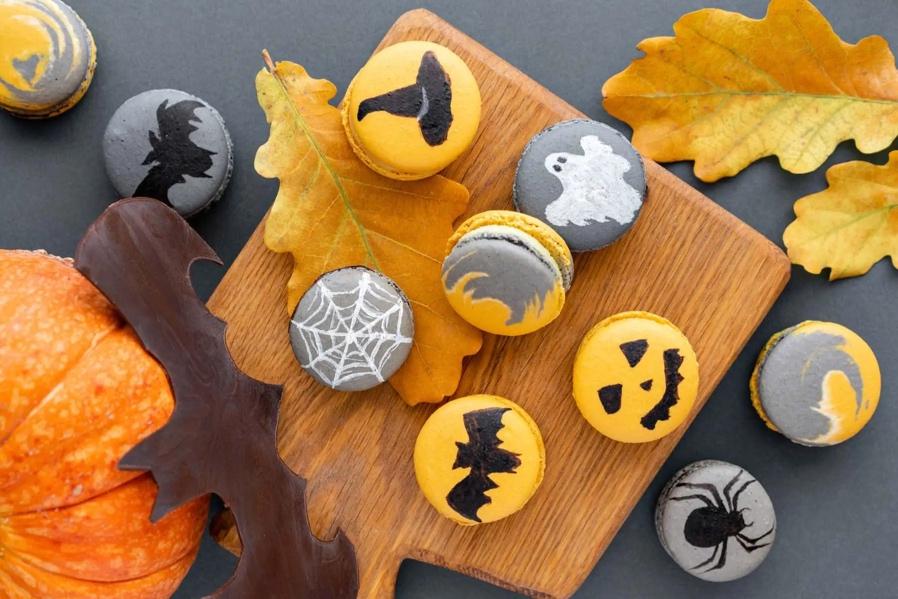 halloween macarons