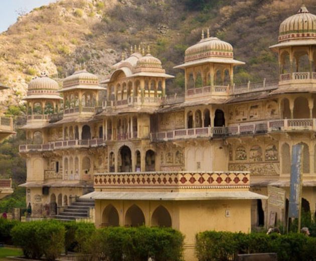 Discover Hidden Gems of Rajasthan: Unexplored Retreats Near Jaipur