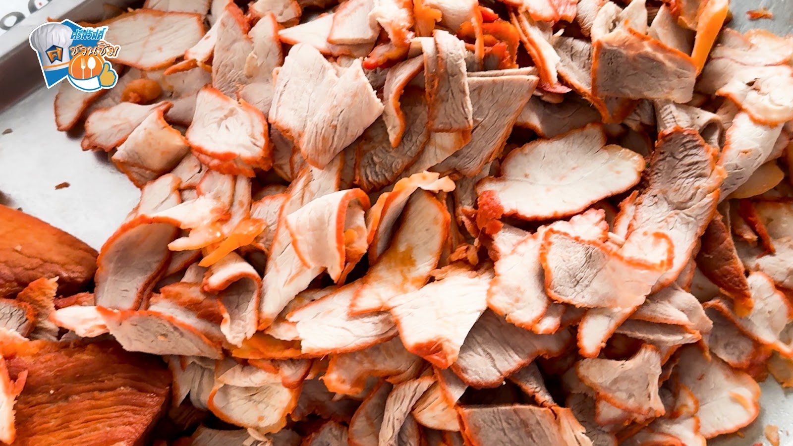 หมูแดงสูตรเฉพาะของทางร้าน เนื้อนุ่มละมุน