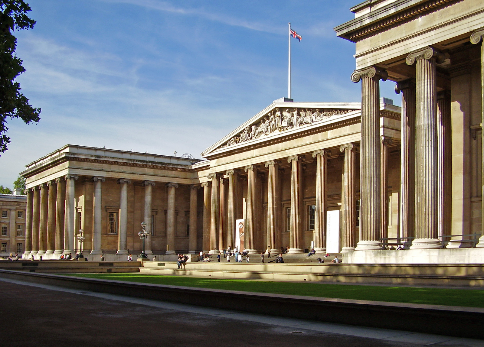 outer view of the British Museum