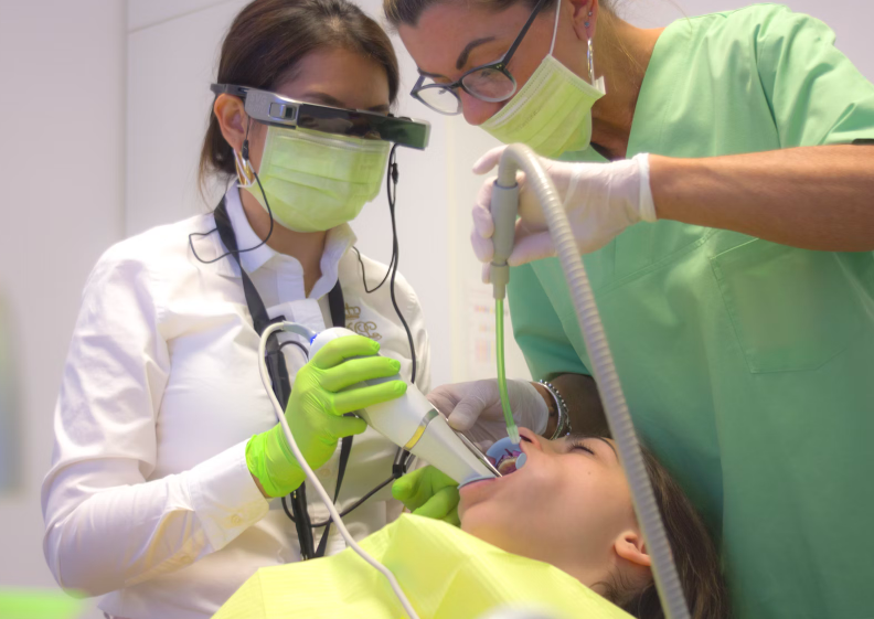 How to Improve Your Smile with the Help of Dentists