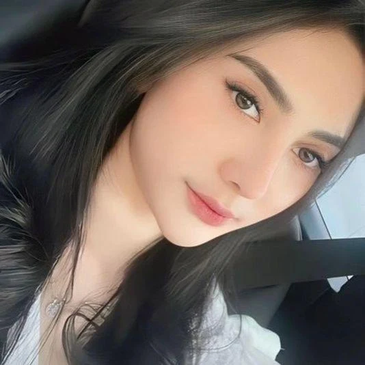 Wanita Mempesona yang Membuat Setiap Momen Jadi Lebih Panas, wanita mempesona, momen panas, cewek seksi