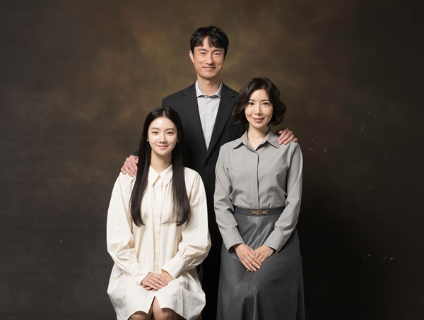 Drama Korea Agustus 2024 Perfect Family (14 Agustus)